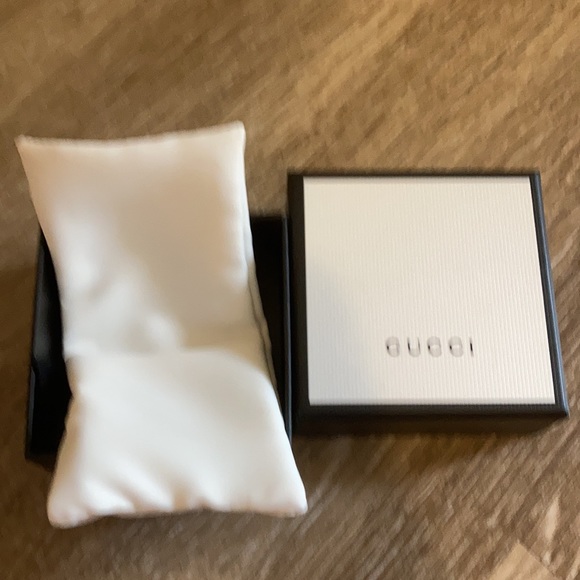 Authentic Gucci G Square Ring - Picture 6 of 7